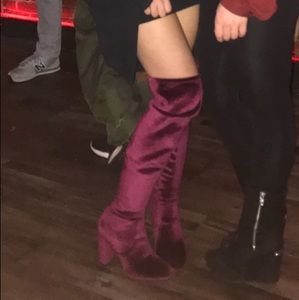 Steve Madden Emotion Velvet Size 7